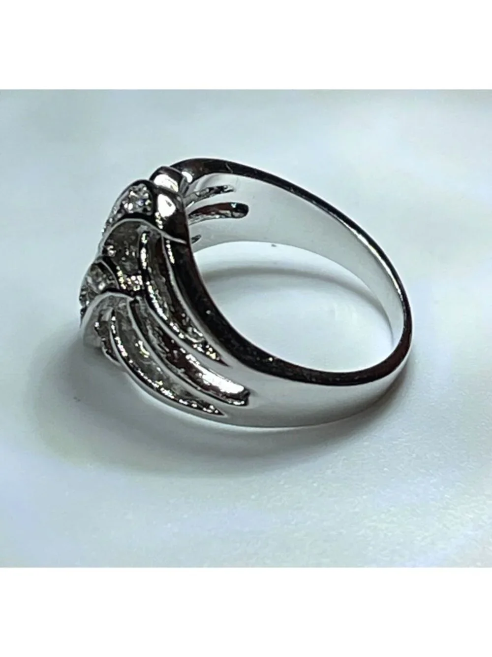 Vintage 80s Silver-Toned Rhinestone Interlocking Ribbon Crossover Ring Size 6.75